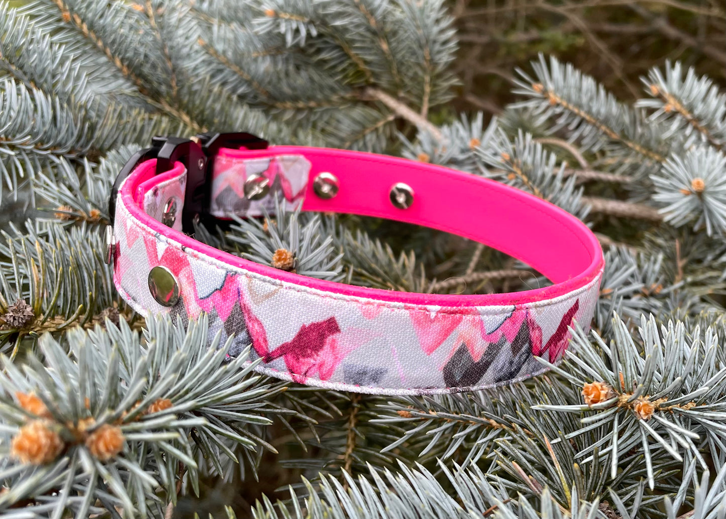 Tetons Collar: LIMITED EDITIONS BREAST CANCER EDITION